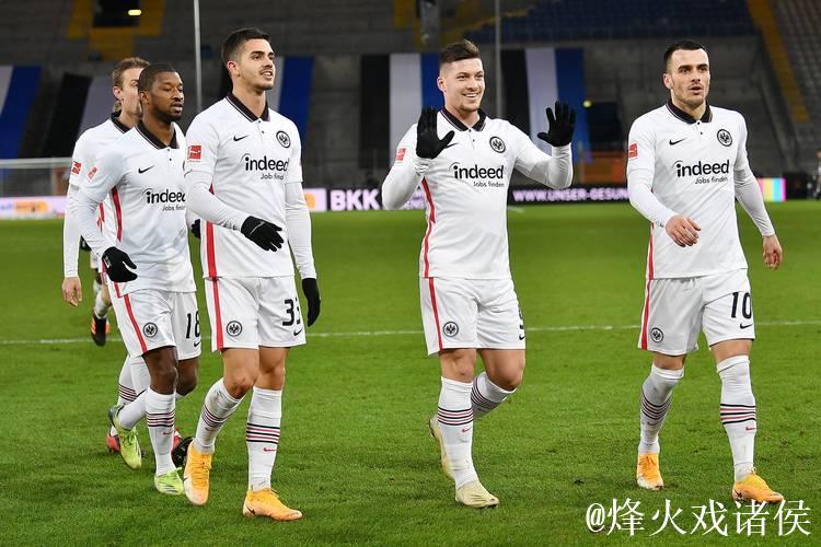 法兰克福对阵沃尔夫斯堡：格策和堂安律领衔首发，埃里亮相