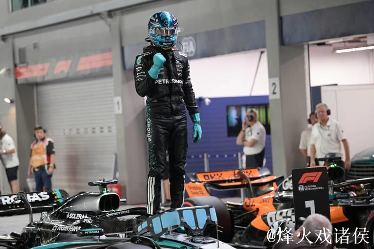F1新加坡站排位赛：拉塞尔夺得杆位 维斯塔潘紧随其后