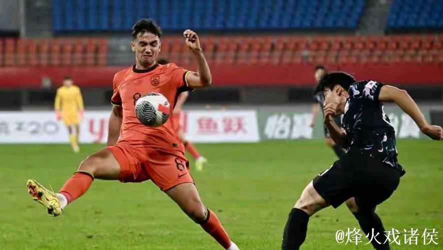 拜合拉木双响炮 中国U22男足熊猫杯两球取胜