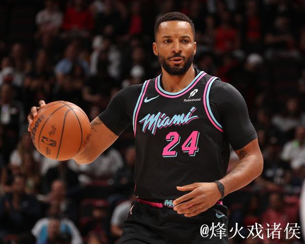 鲍威尔34分墨菲27+8 热火主场力克鹈鹕终结其七连胜 鲍威尔34分墨菲27+8 热火主场力克鹈鹕终结其七连胜