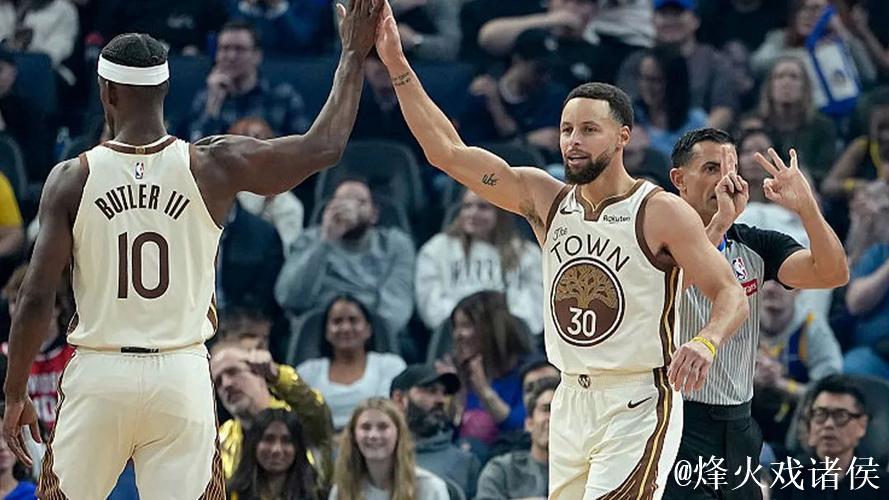 库里27+10德罗赞24分 勇士主场狂胜国王迎来七连败 库里27+10德罗赞24分 勇士主场狂胜国王迎来七连败